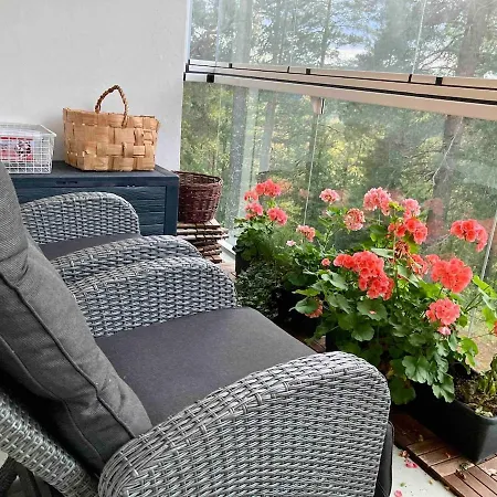 Peaceful Triangle Near Downtown Διαμέρισμα